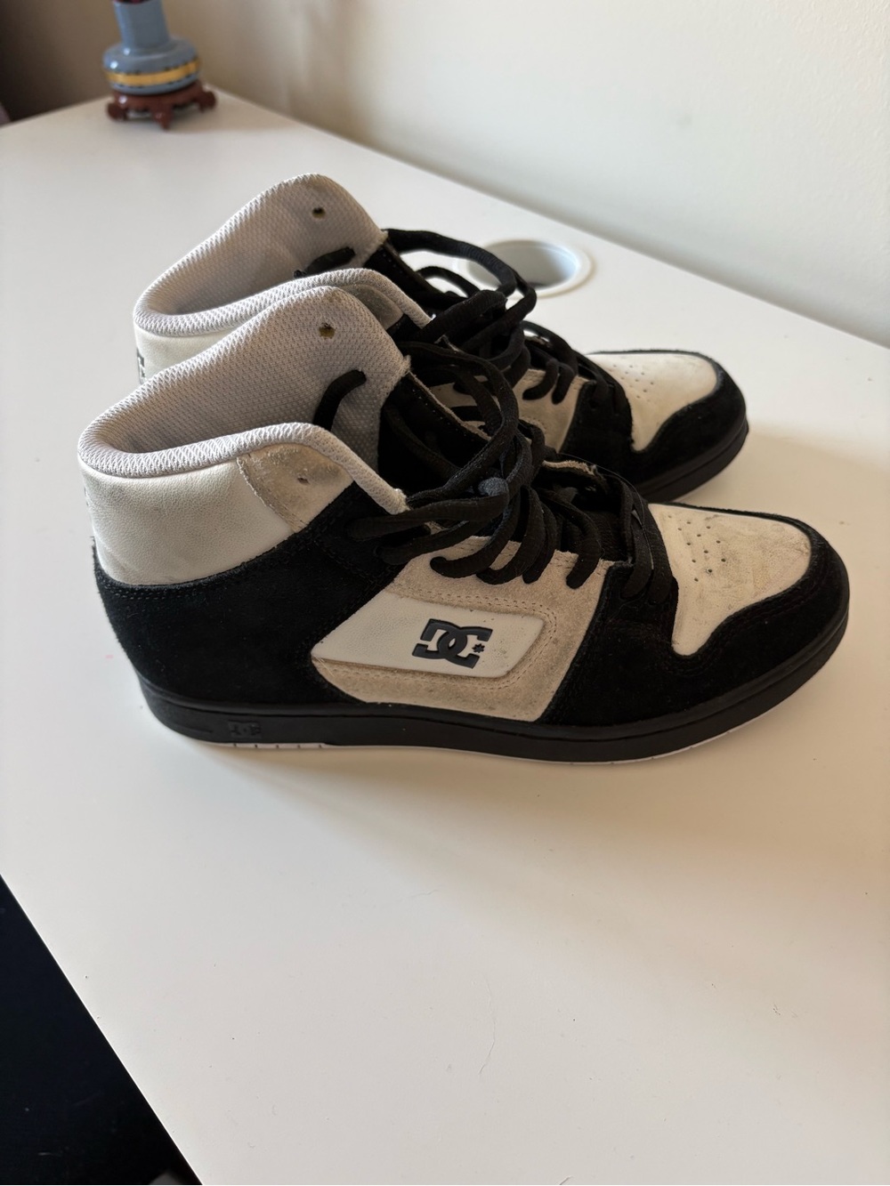 DC women’s Manteca 4 hi